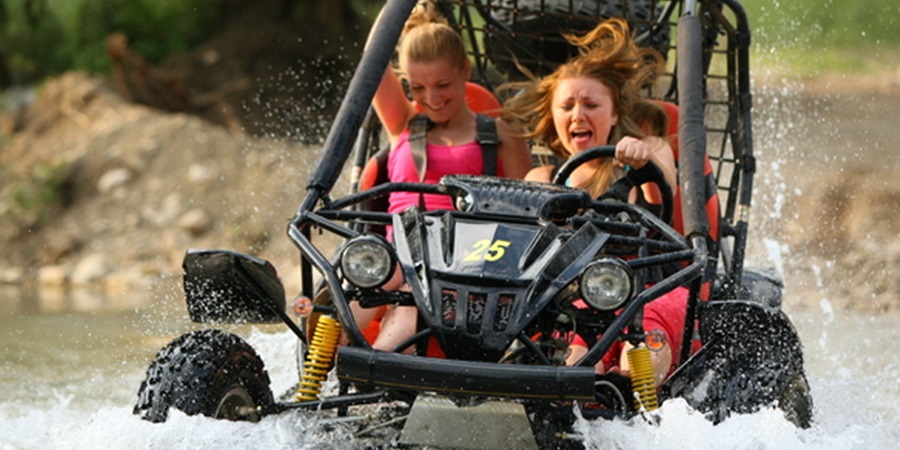 Side Buggy Safari: Schlammige Trails Abenteuer