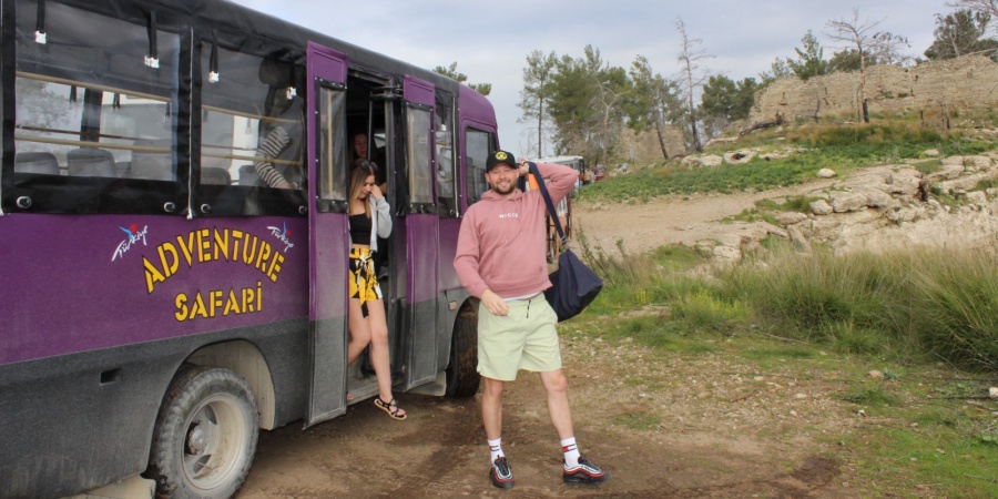 Side Cabrio Bus Tour: Wasserfall- & Seeabenteuer