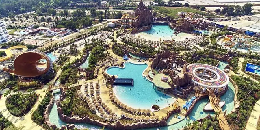 Land der Legenden Seite: Themenpark Nervenkitzel & Fahrgeschäfte